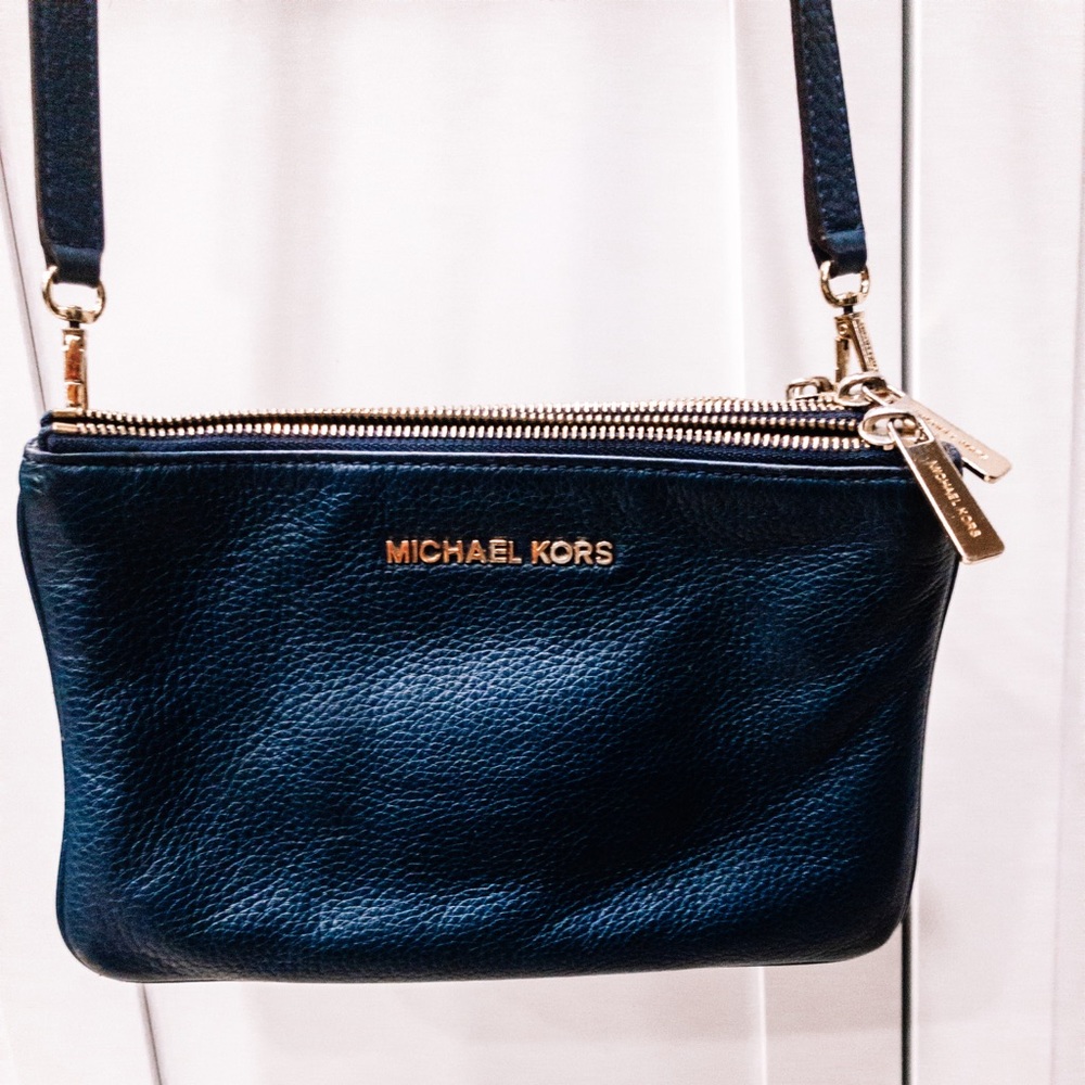 Navy Michael Kors Purse!